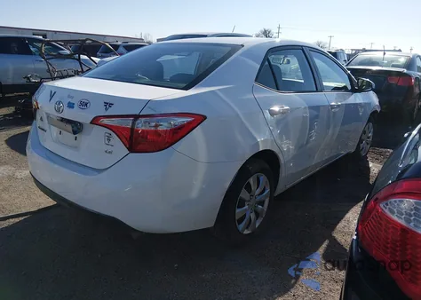 2015 Toyota Corolla Le z USA, uszkodzony, nr VIN 5YFBURHE5FP234487